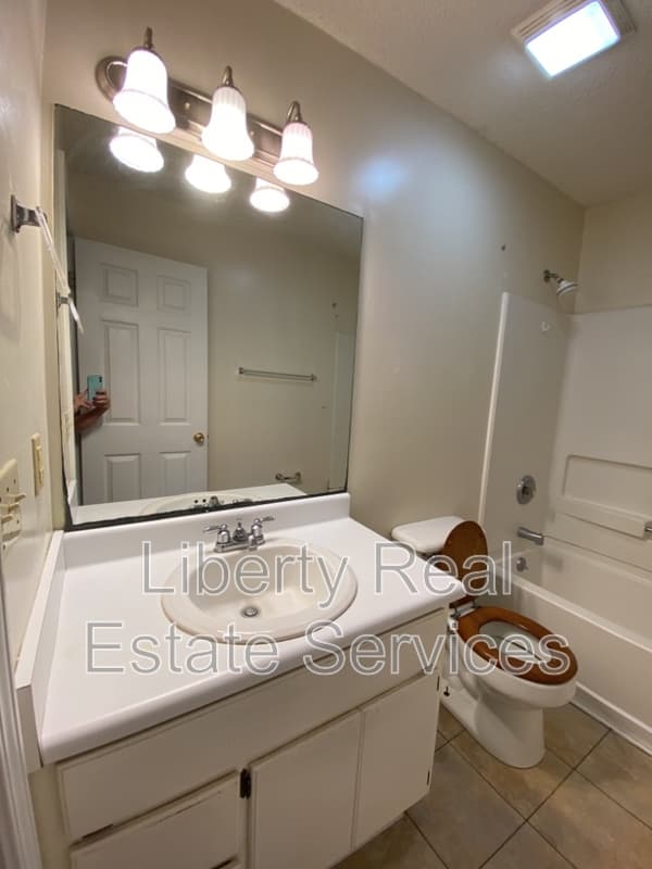 Hinesville House: 103 Magnolia Plantation Ct