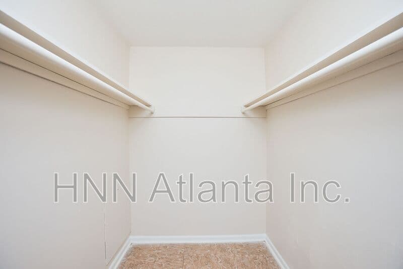 Atlanta House: 2151 Lenox Rd, NE
