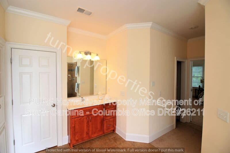 Columbia House: 395 Highland Point Drive