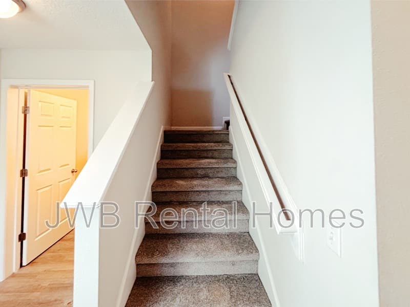 Jacksonville House: 8604 Dandy Ave