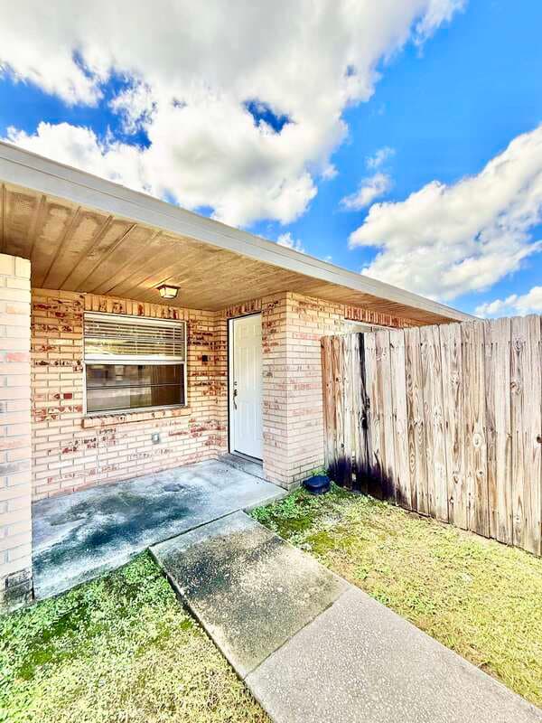 Brandon Condo: 3202 Bloomingdale Villas Court -3202