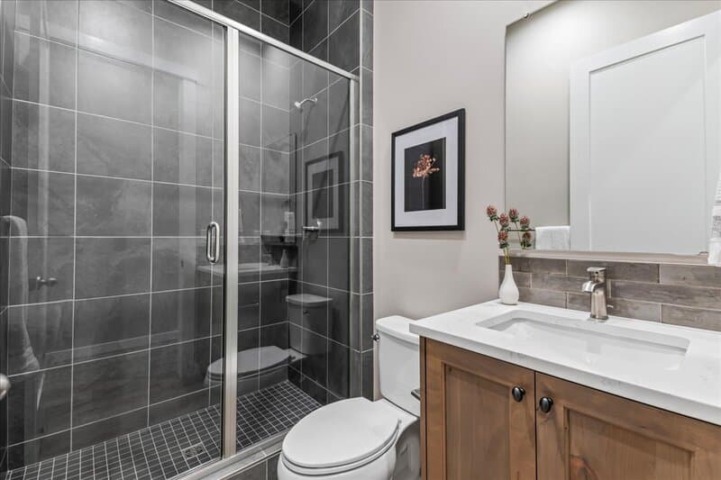 Star House: 2218 North Leatherwood Avenue