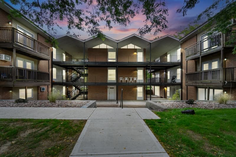 Syracuse Condo: 101 Waldorf Parkway - 10