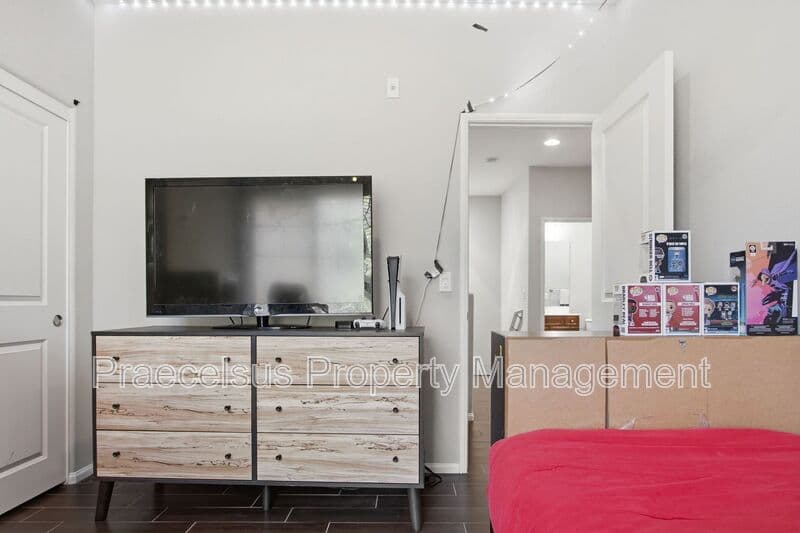 Chula Vista Townhome: 1724 Rolling Water