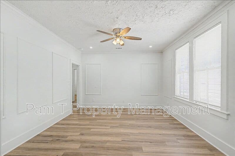 Savannah Condo: 613 W 39th St
