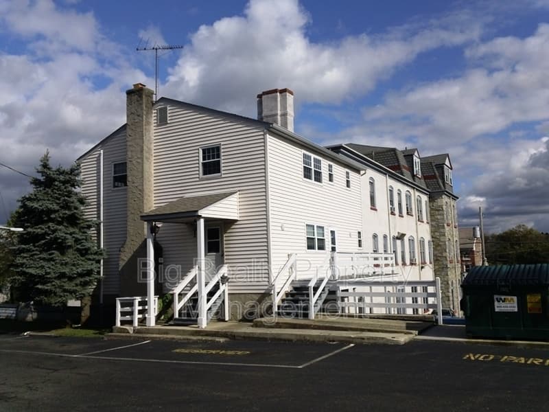 Spring City House: 88 N Main St