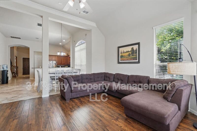 Allen Condo: 956 Cougar Dr