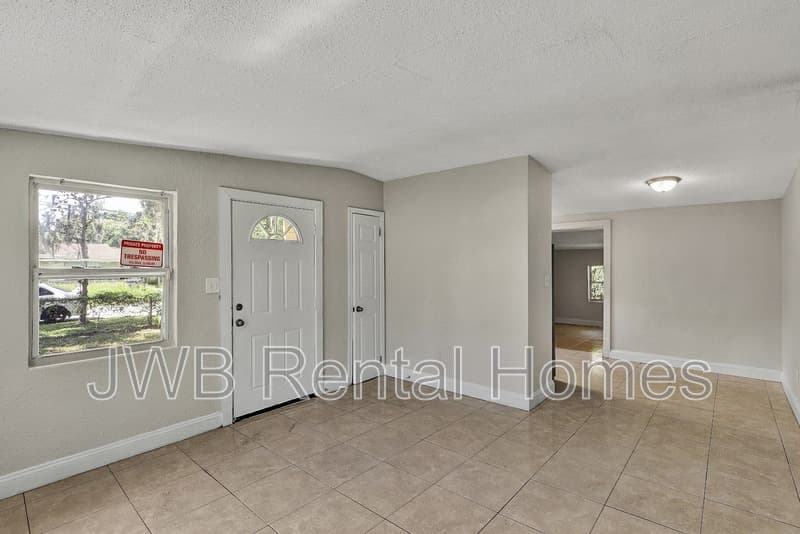 Jacksonville House: 9061 10th Ave