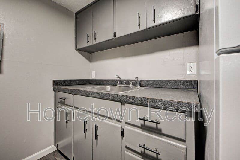 Edmond Condo: 1012 Chartrand Ave