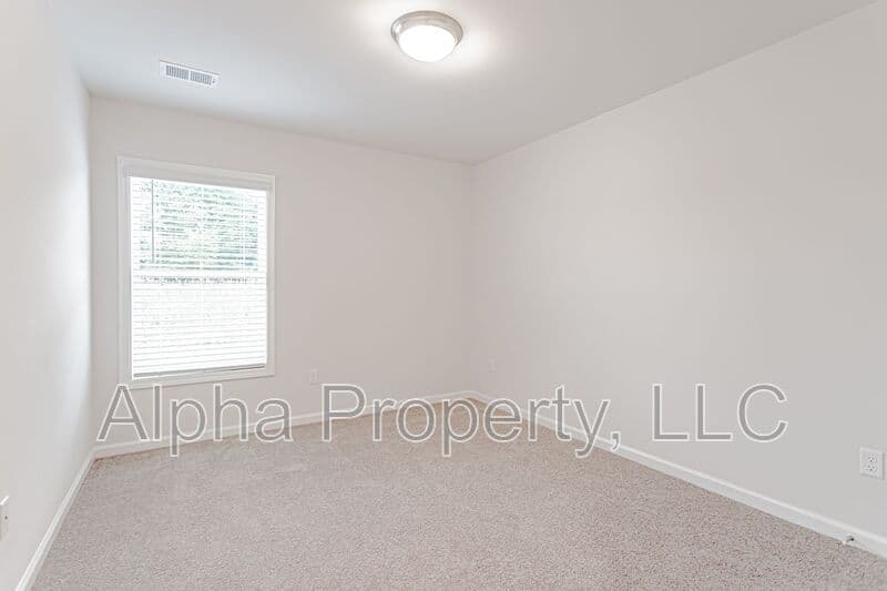 Duncan House: 25 Apricot Ln