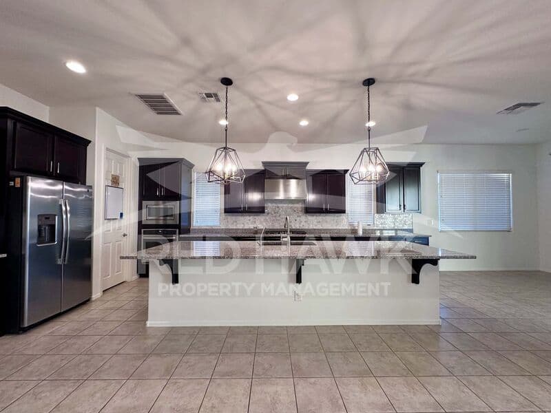 Gilbert House: 991 E Holland Park Dr