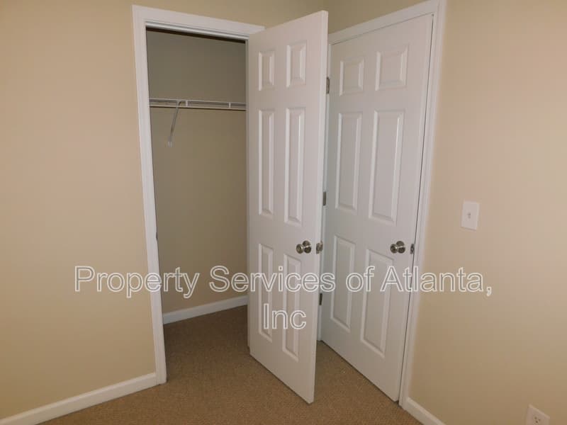 Canton House: 102 Hidden Creek Dr