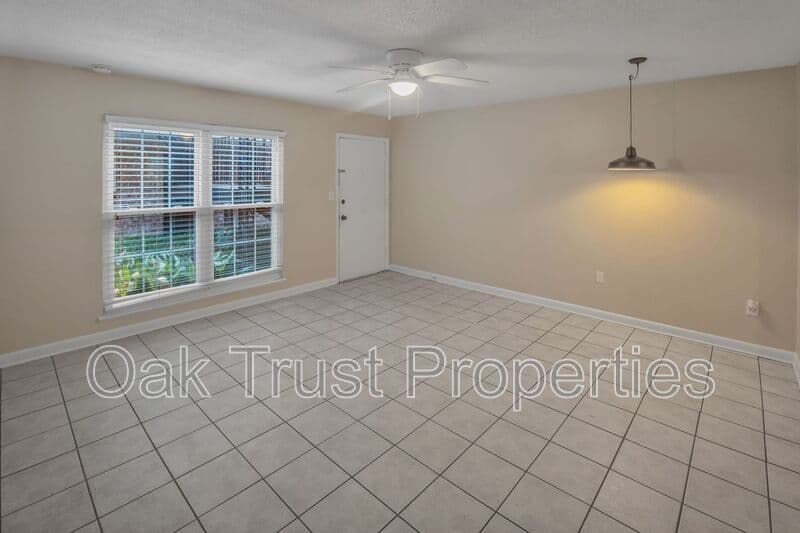Charleston Condo: 874 S. Colony Dr 15B