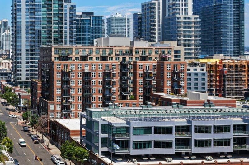 San Diego Condo: 877 Island Ave
