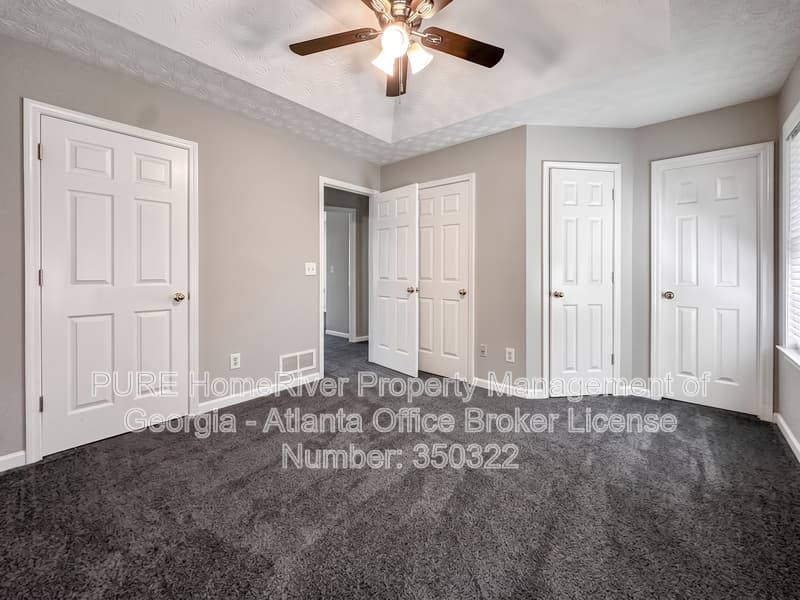Douglasville House: 335 Paradise Dr