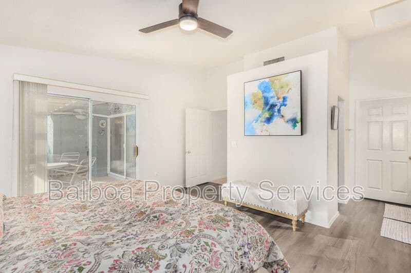 Mesa Condo: 220 N 22nd Pl