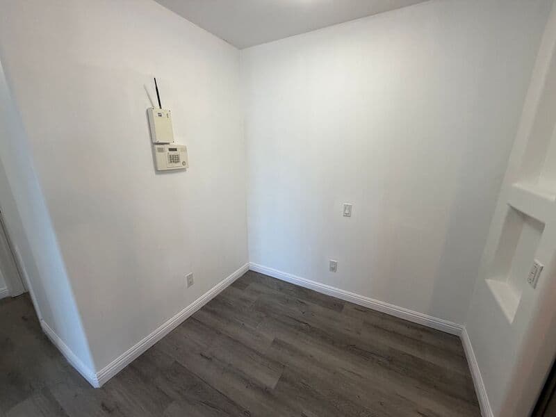 San Diego House: 5402 Balboa Arms