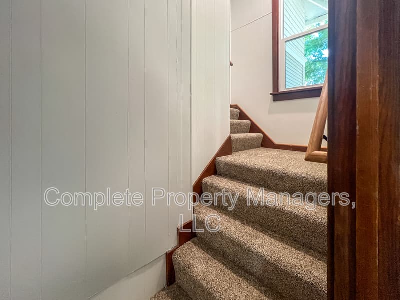 Albert Lea House: 711 Clausen Avenue