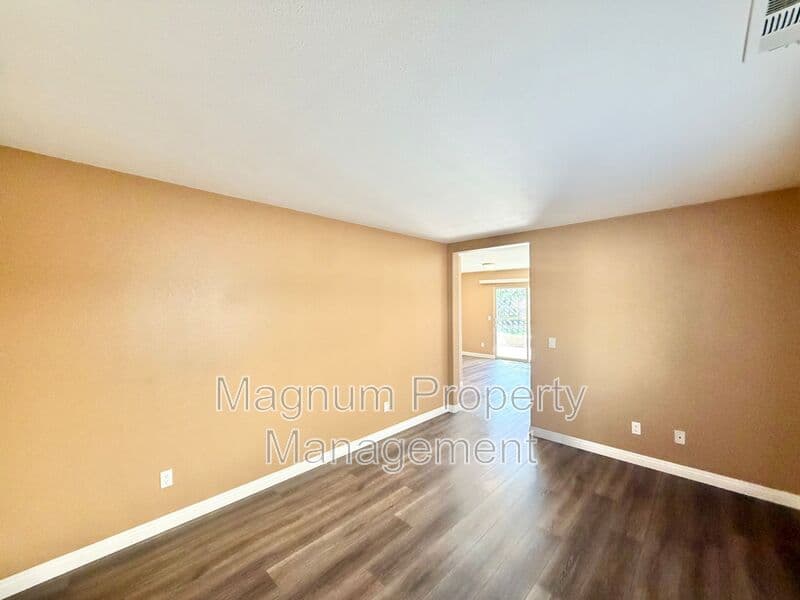 Lake Elsinore House: 34089 Dianthus Ln