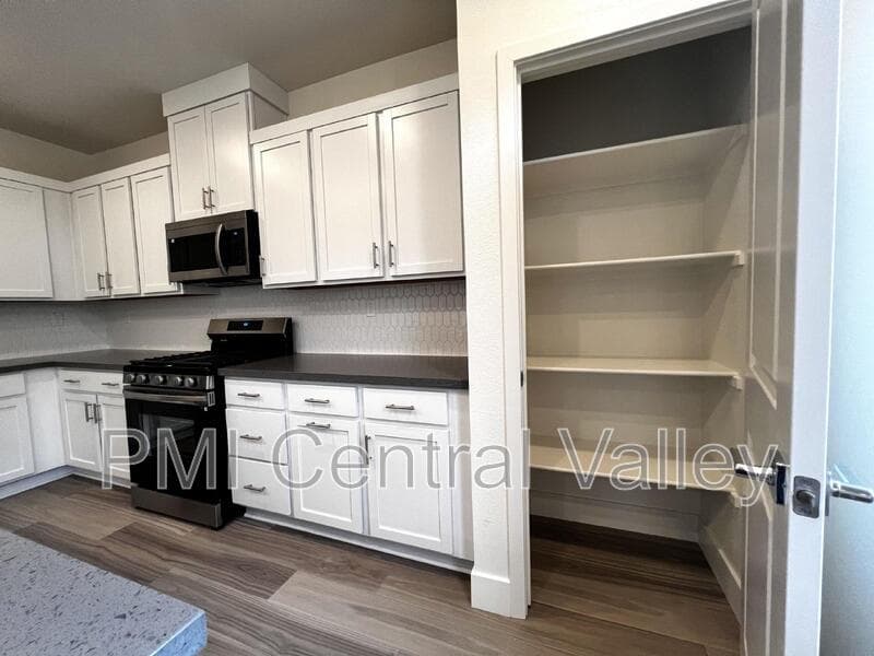 Manteca House: 3275 Hayduke Street