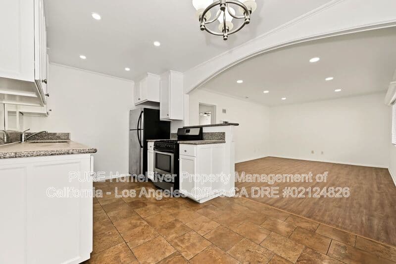 Santa Monica House: 1527 Harvard St
