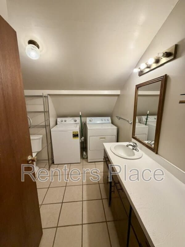 Tulsa House: 8166 South Elwood Avenue