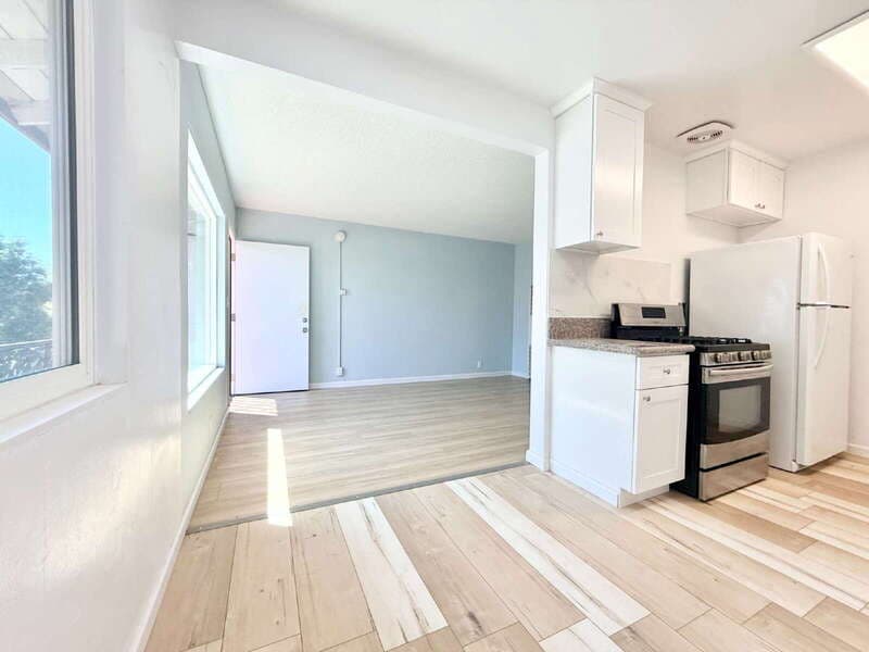 Los Angeles Condo: 2023 Reservoir Street