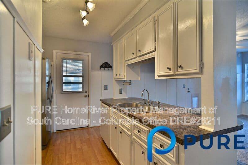 Columbia House: 17A Battery Walk Ct