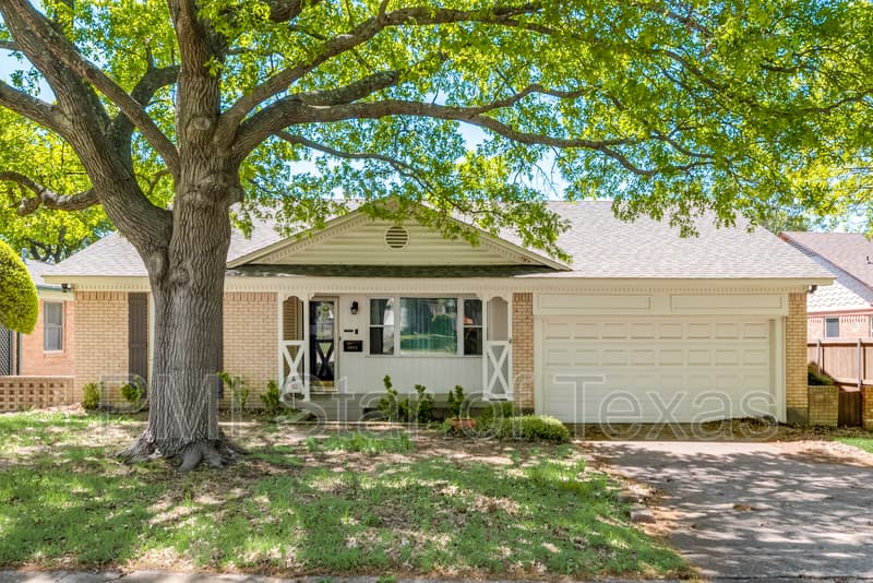 Dallas House: 11643 Rogue Way
