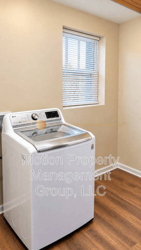 Lenoir House: 808 Harrisburg Dr SW