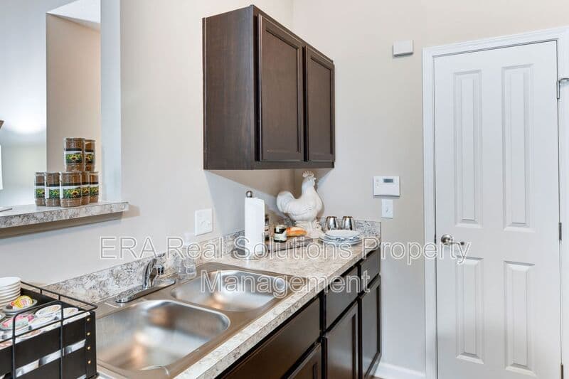 Columbus Condo: 1581-103 Gilmore Park Ave