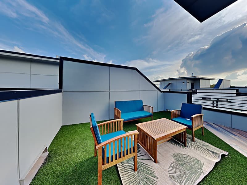 Dallas Townhome: 2000 Park Ave