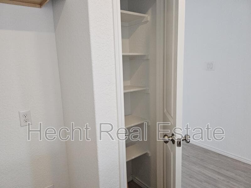Seguin House: 9262 Honey Mesquite