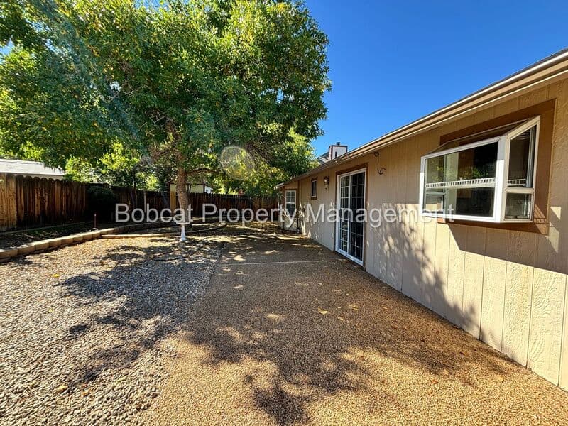 Carson City House: 707 Armory Ln
