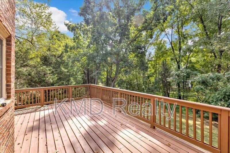 Charlotte House: 3112 English Sparrow Lane
