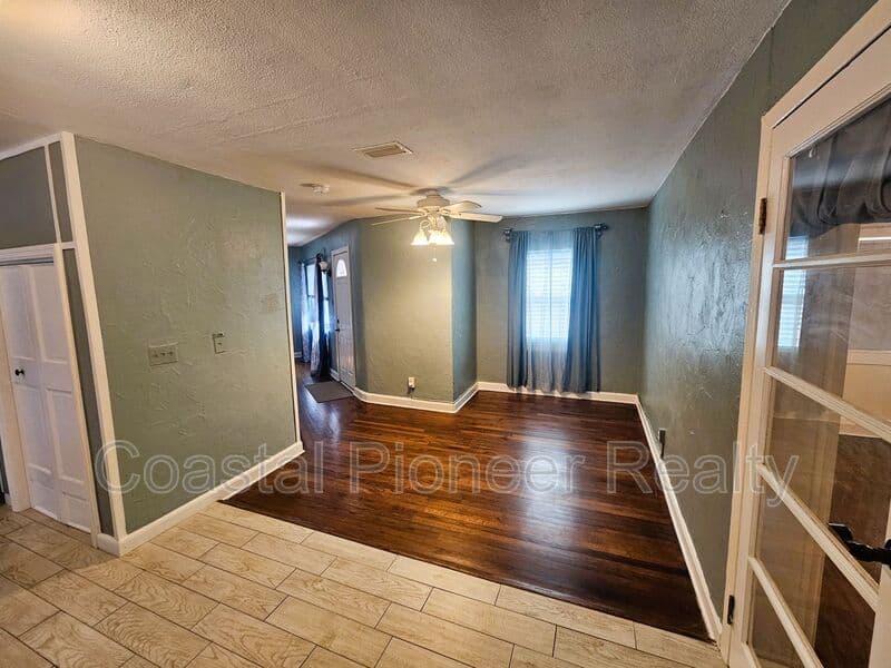 Tampa House: 7301 N 13th St