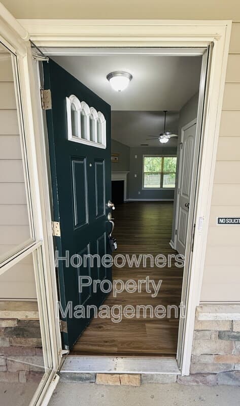 Raeford House: 152 Ladden Ln