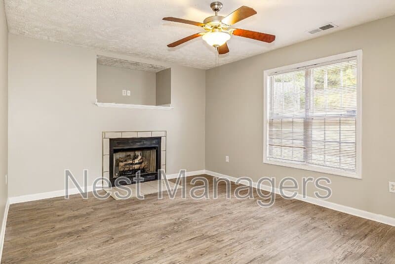 Fayetteville House: 519 Abbottswood Dr