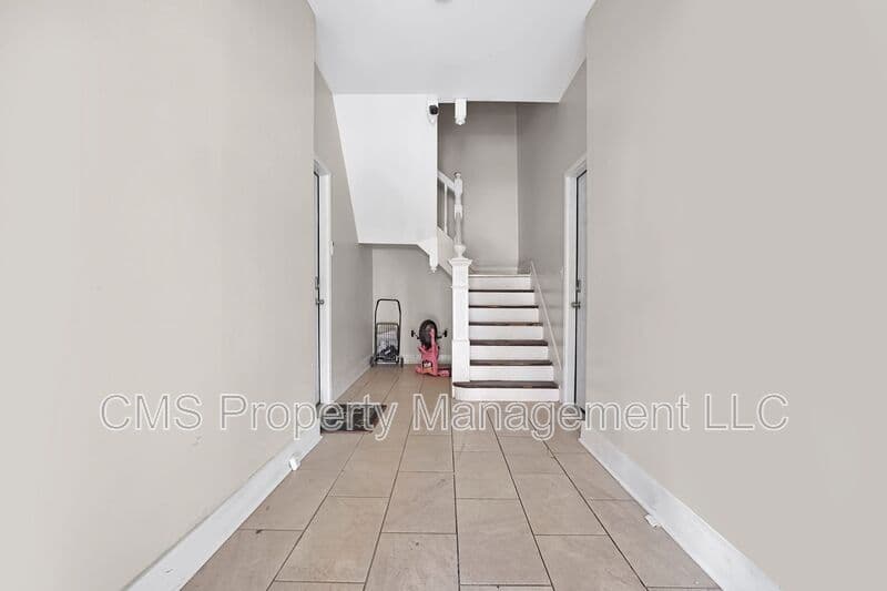 Newark Condo: 142-144 Seymour Ave