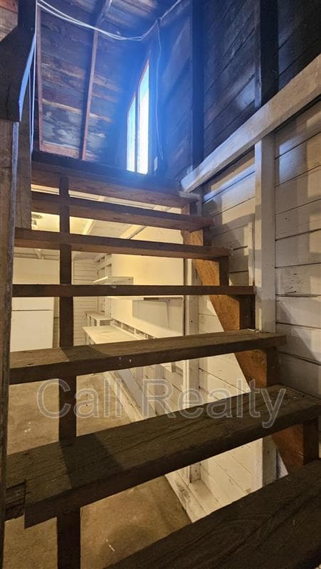 Spokane House: 2903 N Smith