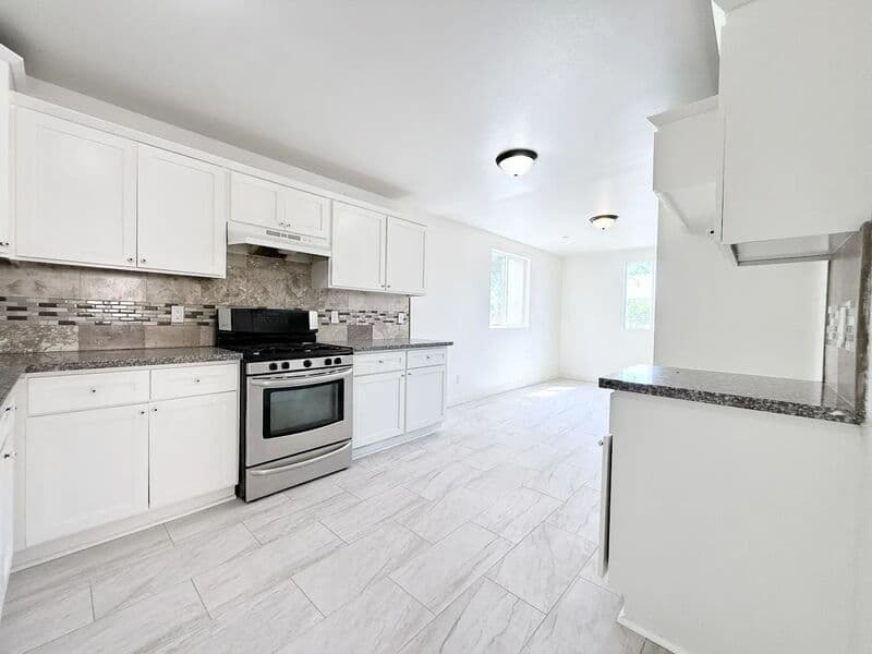 Los Angeles Condo: 1440 East 42nd Street