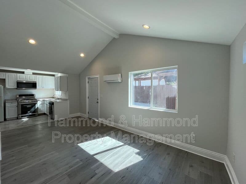 Van Nuys House: 6931 Jellico Ave.