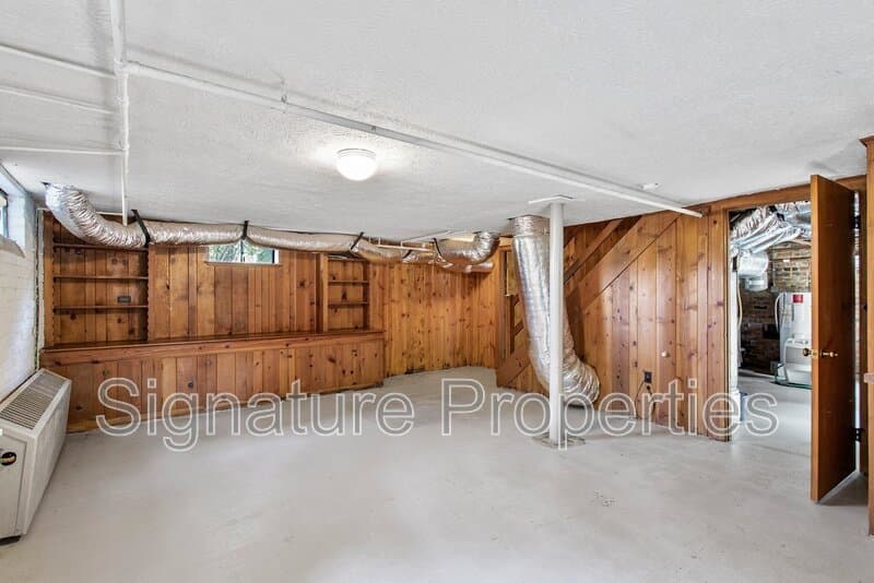 Richmond House: 6731 Forest Hill Ave