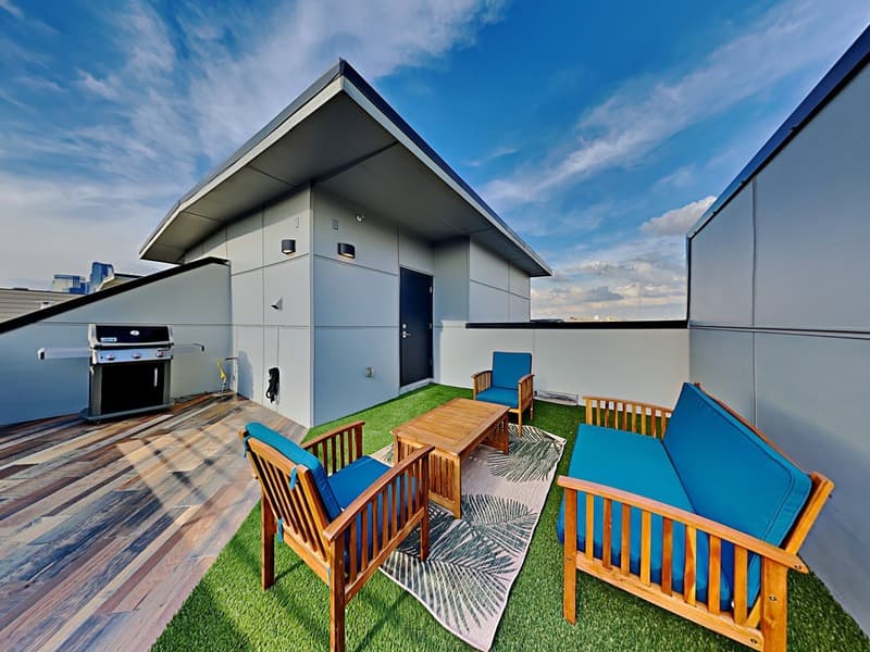 Dallas Townhome: 2000 Park Ave