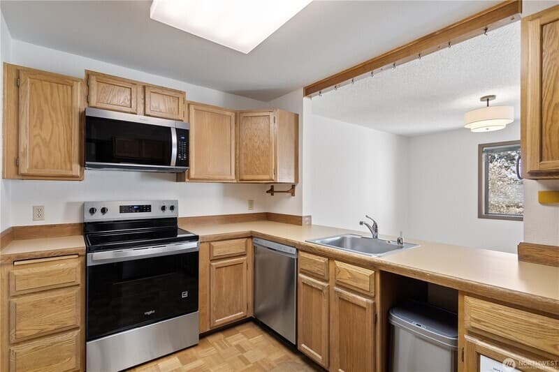 Bellevue Townhome: 12840 SE 40th Ct