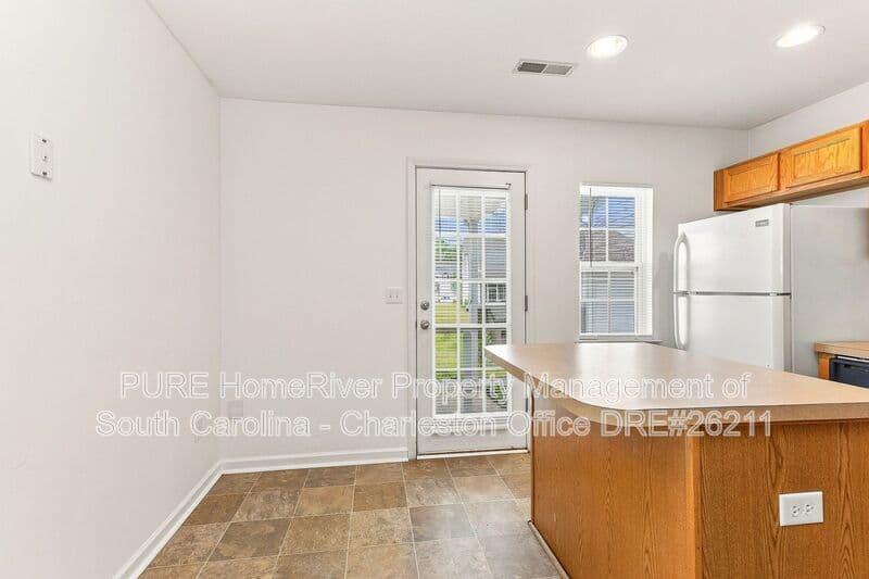Goose Creek House: 240 Jackson St