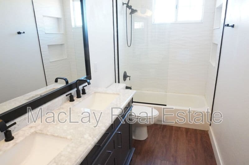 Phoenix House: 15410 S 17th ln
