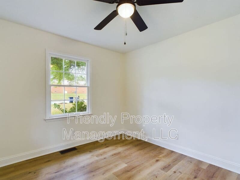 Winston Salem House: 4136 Kingsland Circle