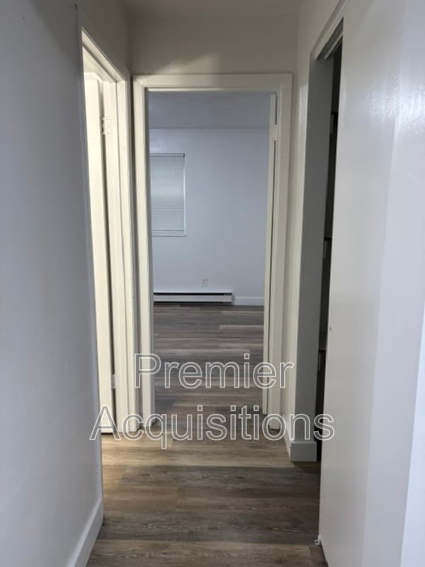 Belleville Condo: 1101 S 74th St