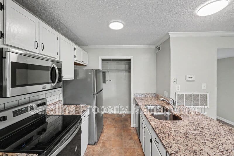 Charlotte House: 10971 Harrowfield Rd